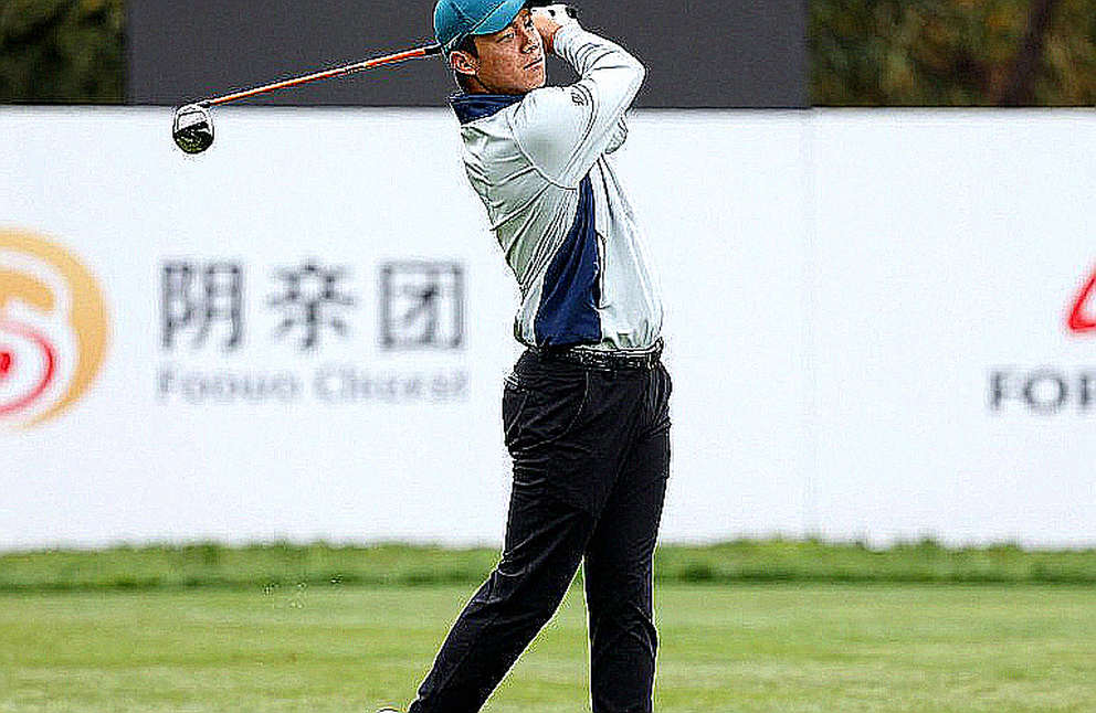 Đọc golf khi dữ liệu im lặng: Tám chiều phân tích và cái giá của việc bịa ra ý nghĩa