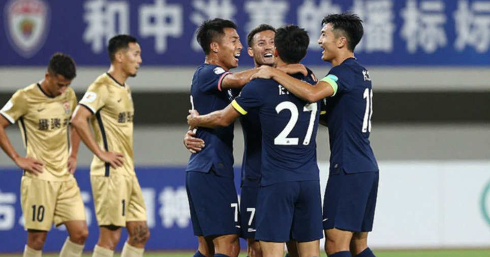 Bóng đá Việt Nam giữa hai nhịp đập: V.League, giấc mơ châu Á và bài học từ những ngày sân vắng
