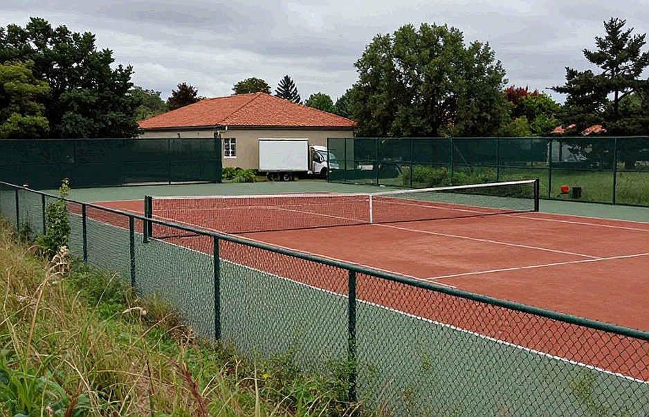 Coco Gauff Và Trận Mở Màn Bắc Kinh: Đọc Lại Một Chiến Thắng Bằng Lớp Đất Dữ Liệu