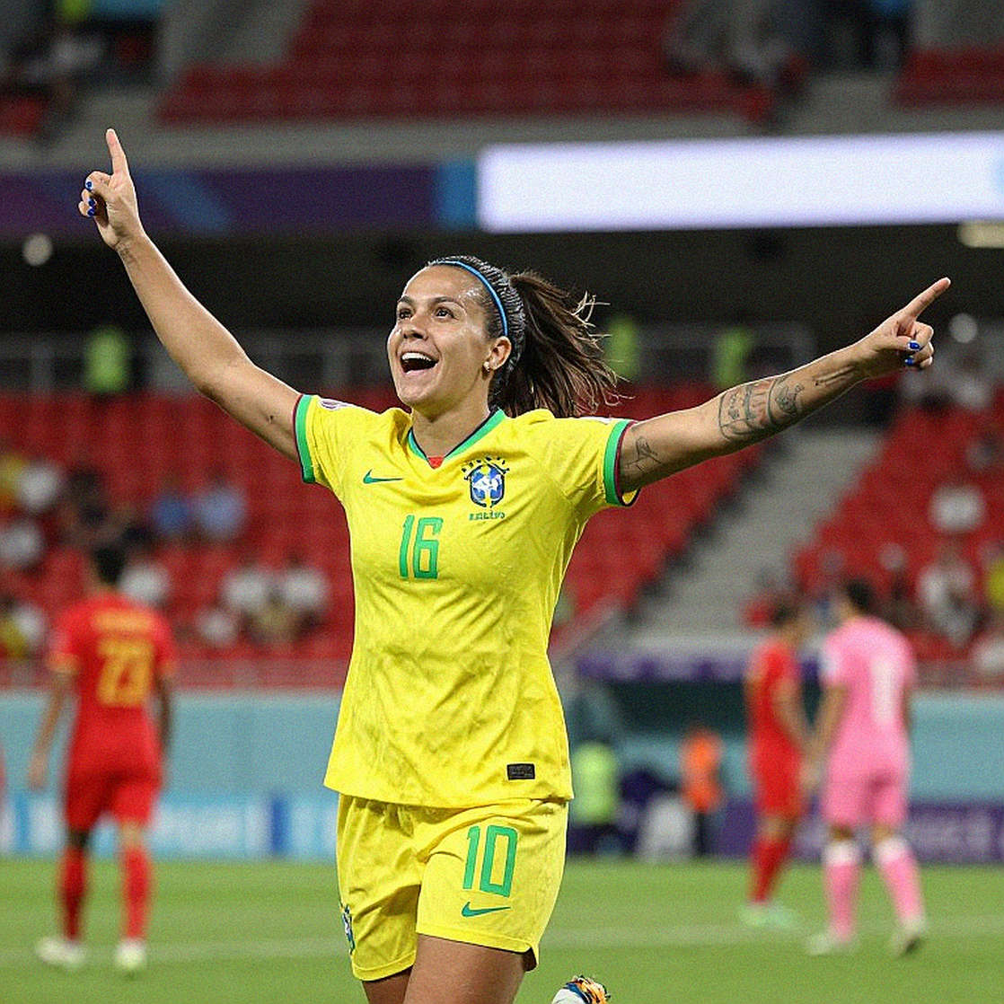 Đường ống đào tạo V.League: tài năng đi ra, suất đá chính ở lại