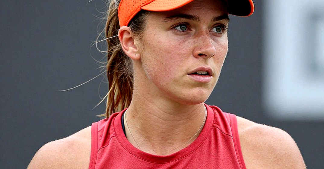 Sabalenka vượt Noskova nhờ cú ace giao bóng hai: Chi tiết mà VAR nhìn thấy nhưng khán đài đã bỏ lỡ